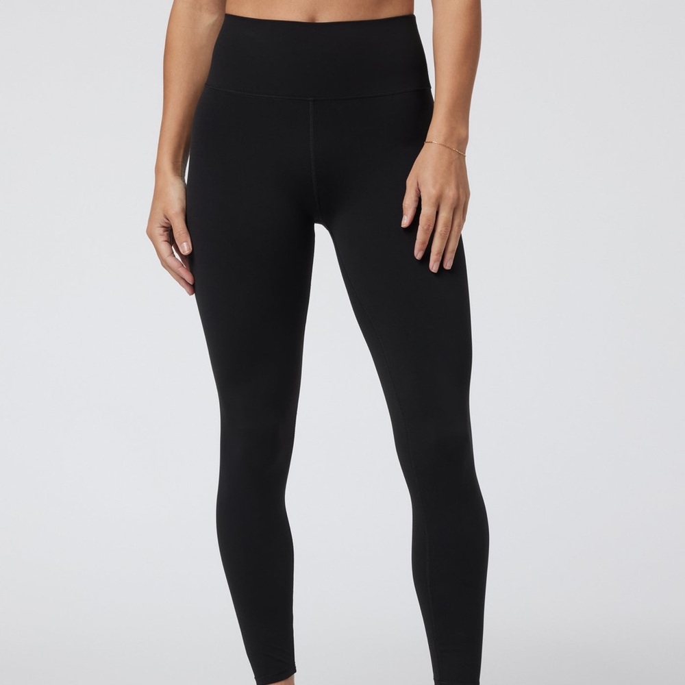 Vuori AllTheFeels Black Leggings - Medium